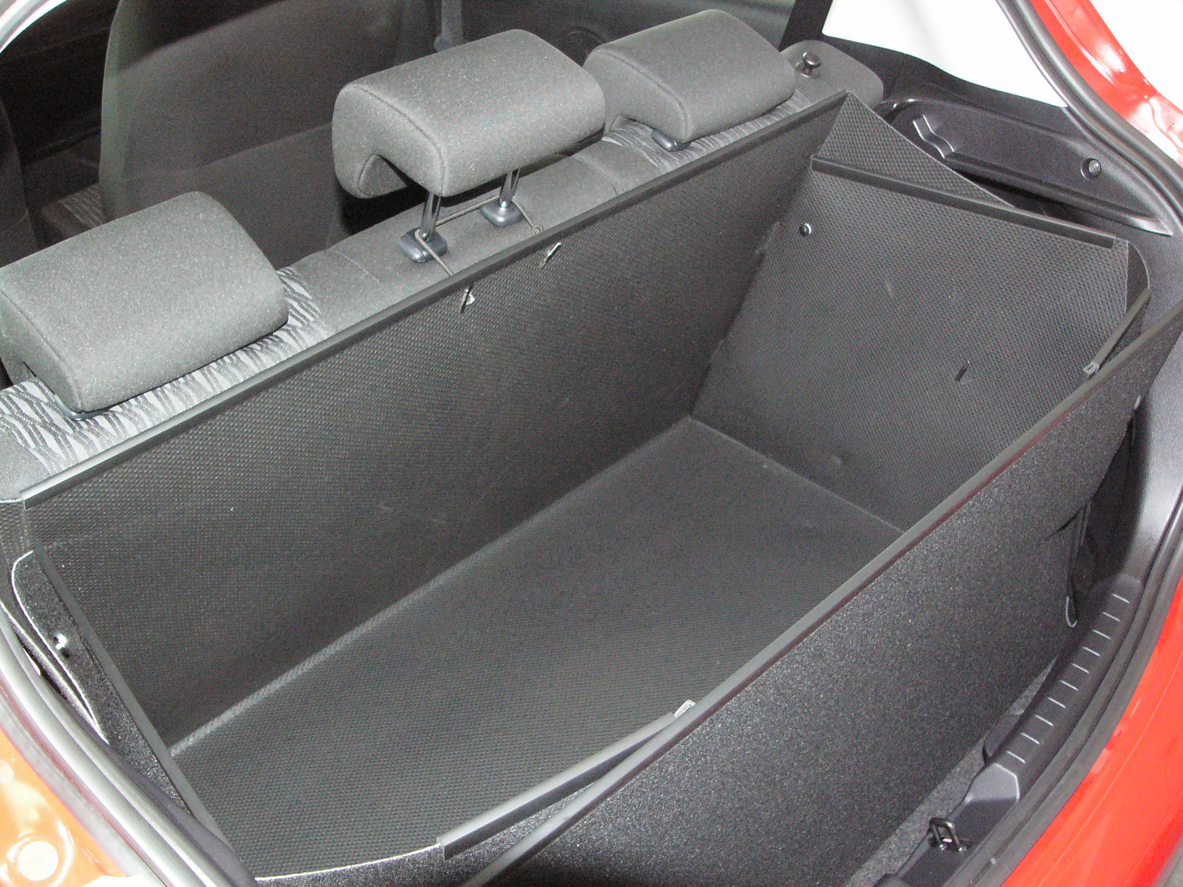 Kofferraumwanne, Hundebox für Toyota Yaris