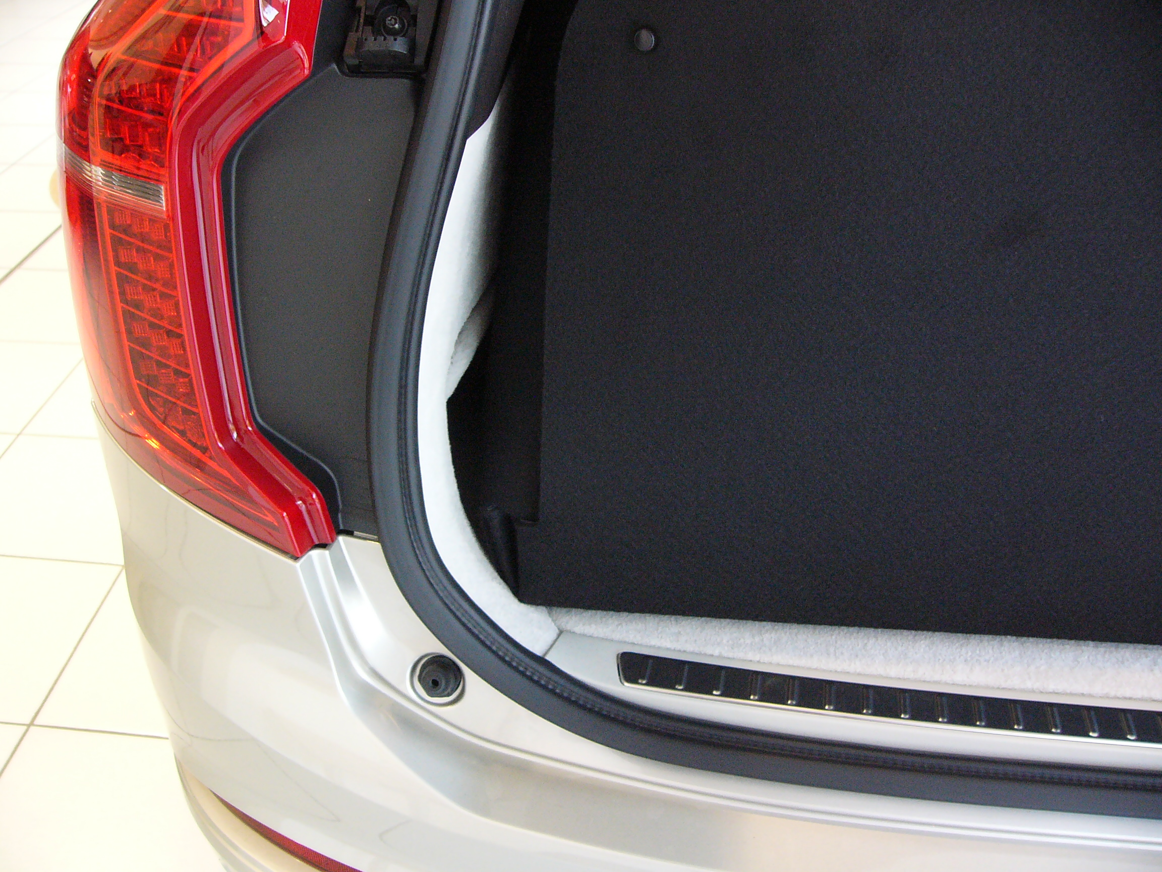 100% Zuverlässiger, hoher Kofferraumschutz Volvo XC90