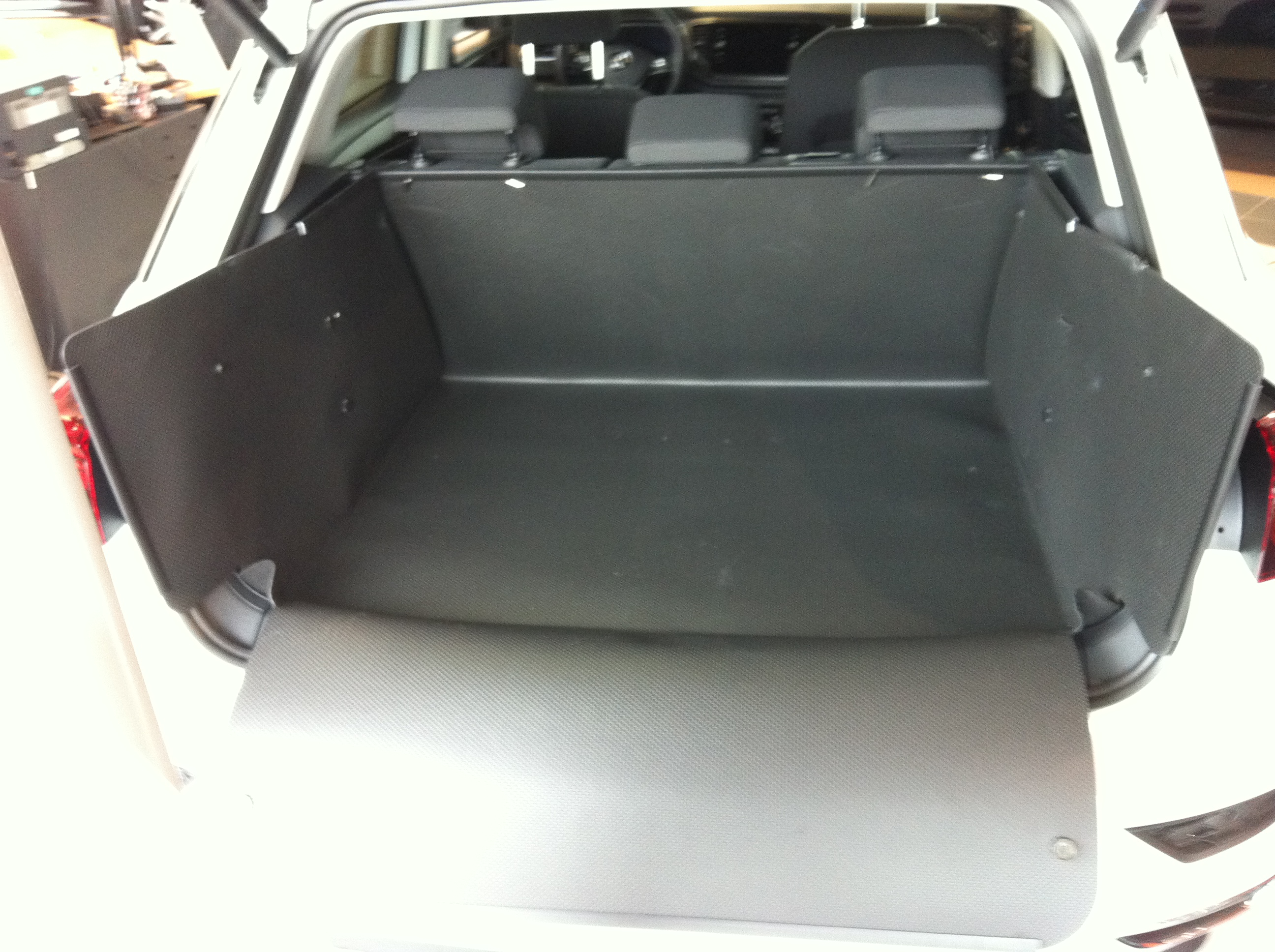 Kofferraumwanne XTR für VW T-Roc, Autozubehör-Konfigurator