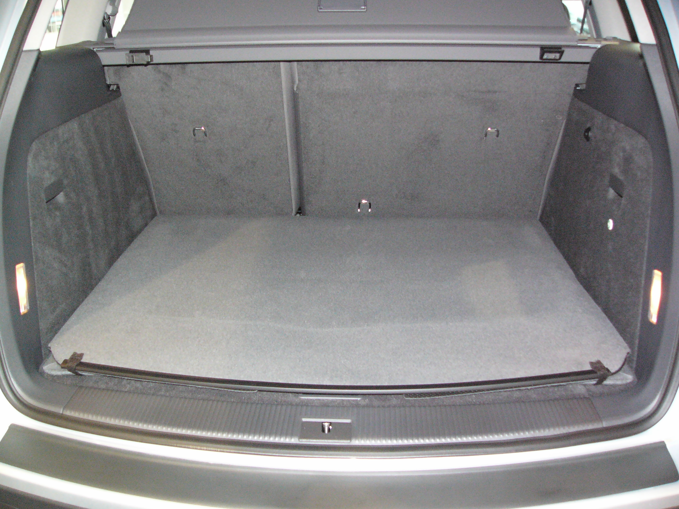 Kofferraumwanne, Hundebox für VW Touareg