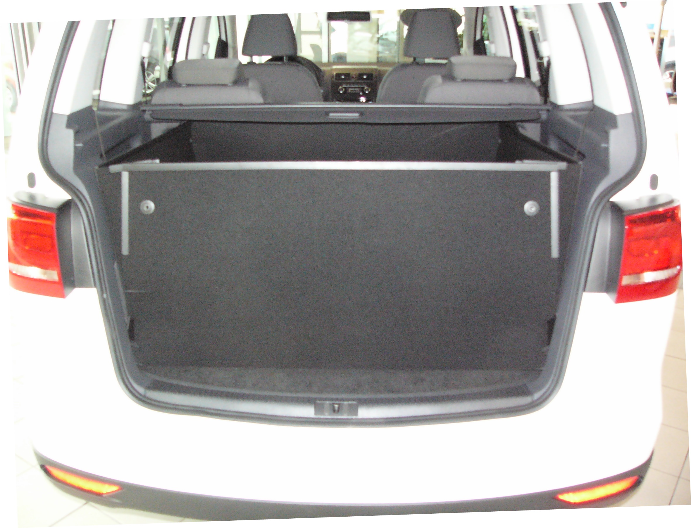 Kofferraumschutz Unübertrefflicher Kofferraumwanne VW Touran: