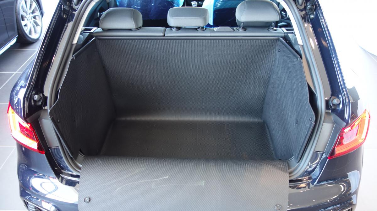 TIEF: Sie haben nicht nur für den tiefer gelegten Kofferraum von Audi A1 sondern auch für die Ladekante und Stoßstange professionellen und zuverlässigen Schutz vor Schmutz und Beschädigung. Der inhaenger ist selbststehend, ohne Klettverschlüsse, Bänder od