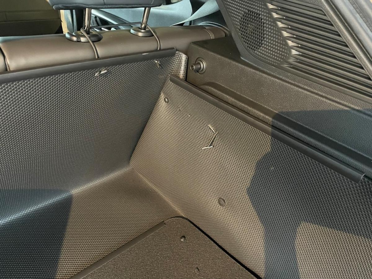 Nicht nur der Boden und die Wände werden fensterhoch geschützt, sondern auch ganz verlässlich die Stoßstange und die Ladekante Ihres Tonale.