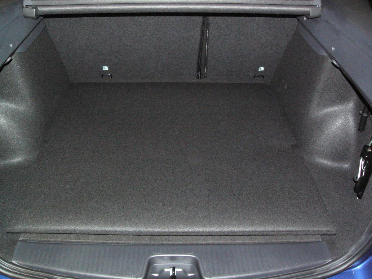 Passgenaue Kofferraumwanne für Dacia Logan MCV, der professionelle Kofferraumschutz gegen Schmutz, Nässe und Beschädigung