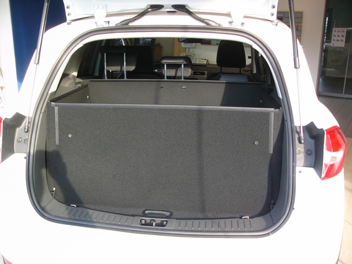 Passgenaue Kofferraumwanne für Ford Kuga, der hohe Kofferraumschutz gegen Schmutz, Nässe und Beschädigung