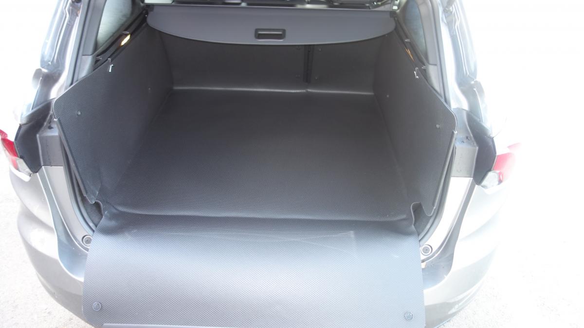 Kofferraumschutz Fiat Tipo Kombi, ein Schutz für Seitenwände, Boden, Ladekante und den Stoßdämpfer.