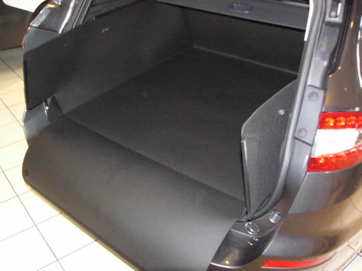 Passgenaue Kofferraumwanne für Ford Mondeo Turnier, der hohe Kofferraumschutz gegen Schmutz, Nässe und Beschädigung