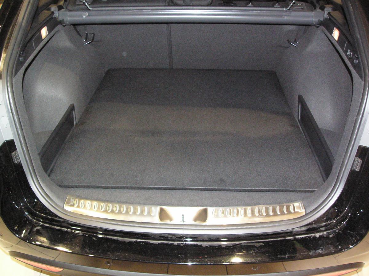 Der hohe Kofferraumschutz für Hyundai i40 cw,  passgenaue Kofferraumwanne gegen Schmutz, Nässe und Beschädigung