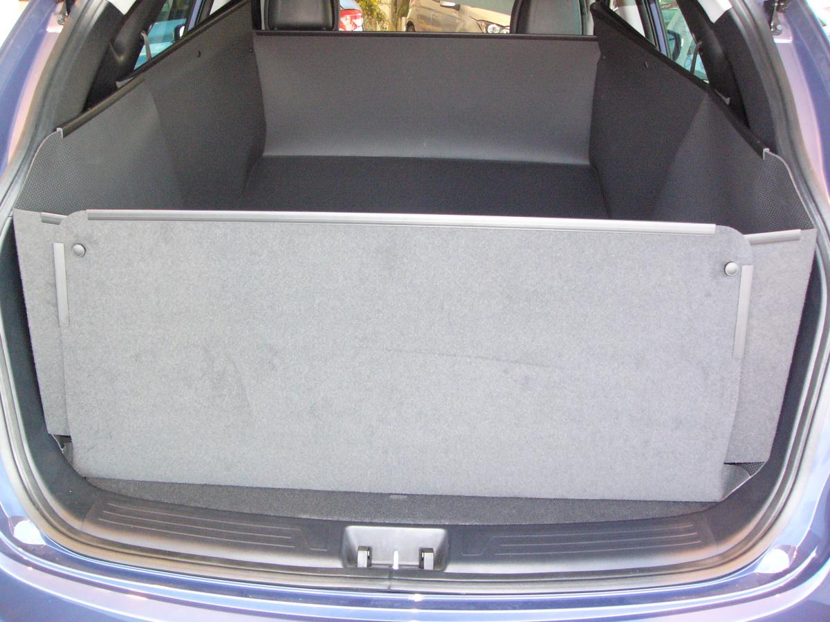 Der hohe Kofferraumschutz für Hyundai ix35,  passgenaue Kofferraumwanne gegen Schmutz, Nässe und Beschädigung