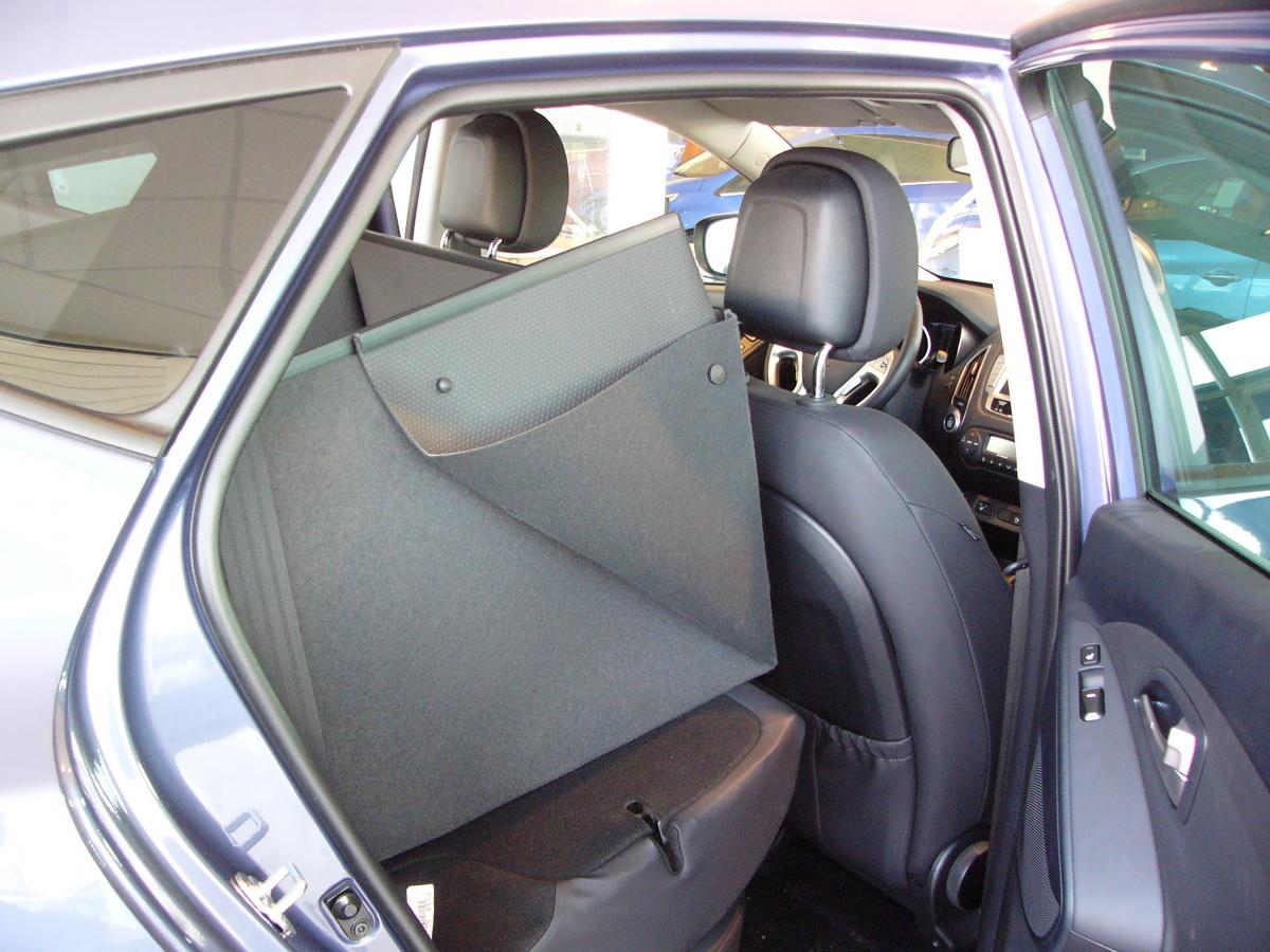 Der hohe Kofferraumschutz für Hyundai ix35,  passgenaue Kofferraumwanne gegen Schmutz, Nässe und Beschädigung