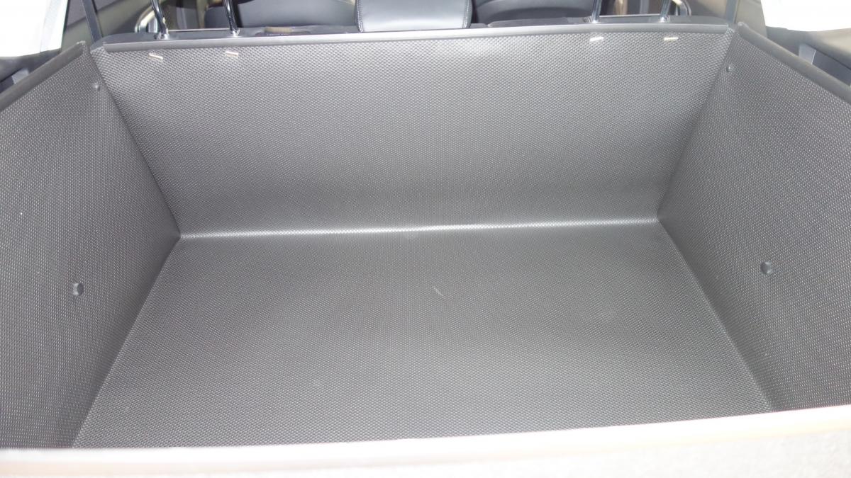 Kofferraumwanne, der Schutz, der den Kofferraum von Kia Sorento MQ4 schützt wie eine 2.Haur, die unverwüstlich ist und als würde sie zur Erstausstattung gehören