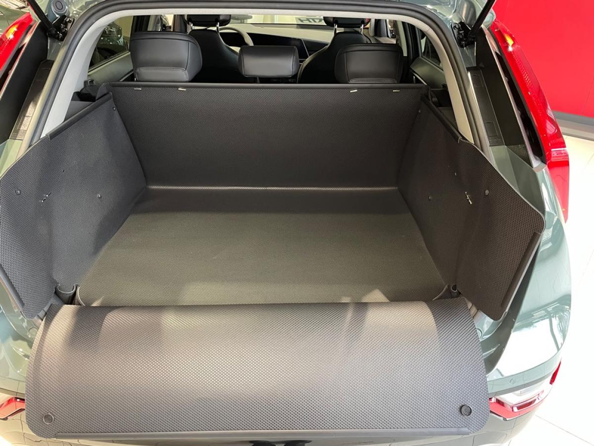 Kofferraumwanne Kia Niro EV, der Schutz, der den Kofferraum  schützt wie ein Mantel  den Körper.