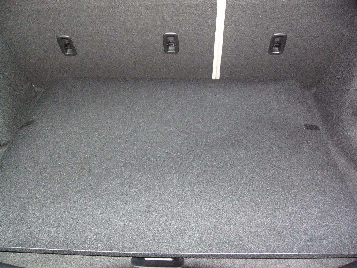 Der hohe Kofferraumschutz für Land Rover Evoque,  passgenaue Kofferraumwanne gegen Schmutz, Nässe und Beschädigung