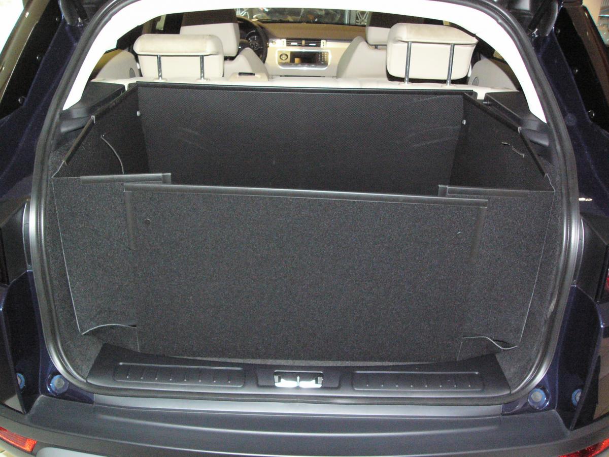 Der hohe Kofferraumschutz für Land Rover Evoque,  passgenaue Kofferraumwanne gegen Schmutz, Nässe und Beschädigung