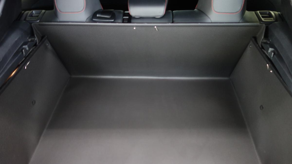 Kofferraumwanne Mercedes A-Klasse, ein perfekter Schutz rundum, solide, robust, optisch ansprechend.