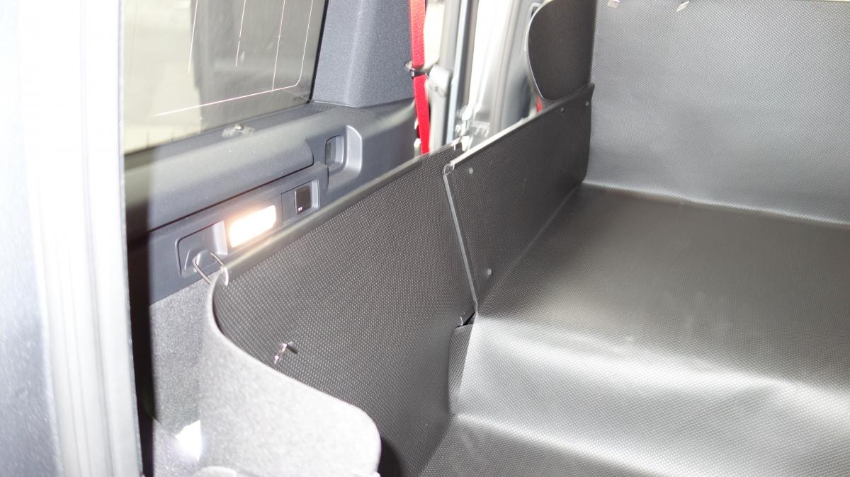 Robusterschutz für Mercedes G für beide Stufen im Kofferraum