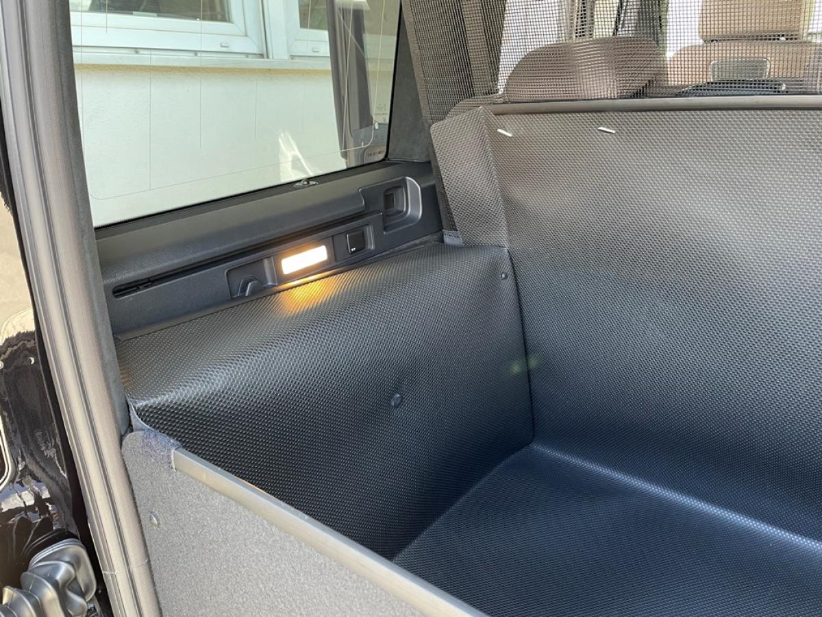 Schutz der Heckklappe von innen ist selbstverständlich.