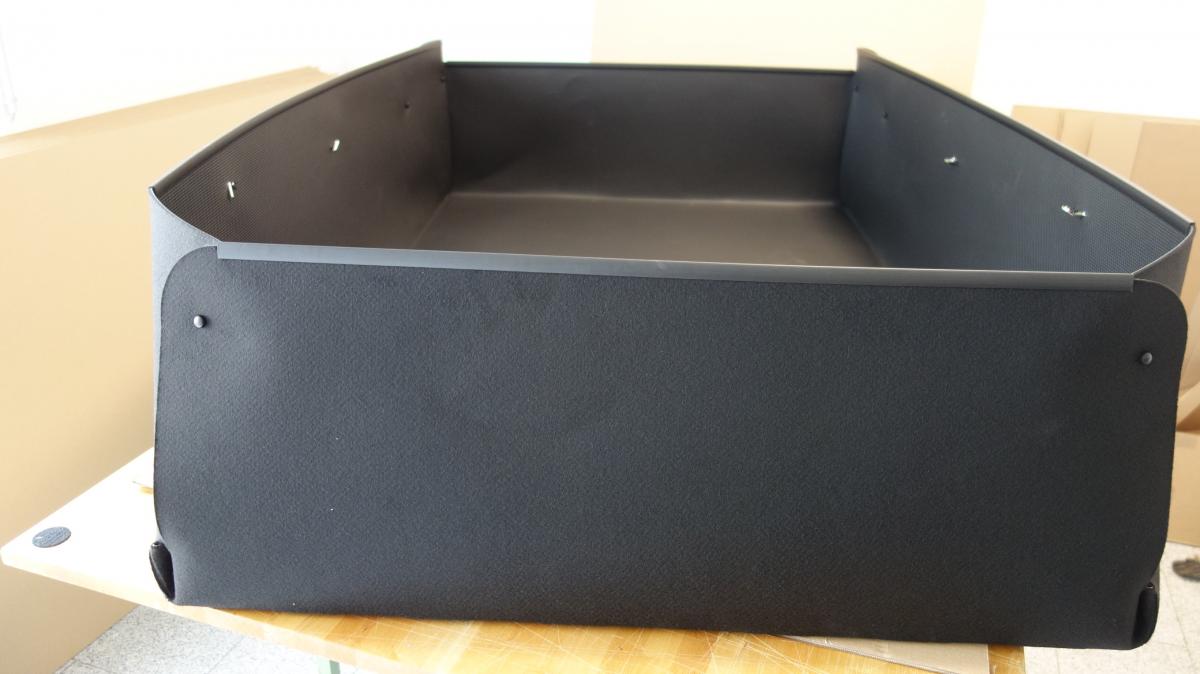 Dieser´Kofferraumverkleidung macht aus Ihrem Mercedes GLE einen echten, professionellen Transporter, ohne dass Ihr Wagen verschmutzt oder beschädigt wird.