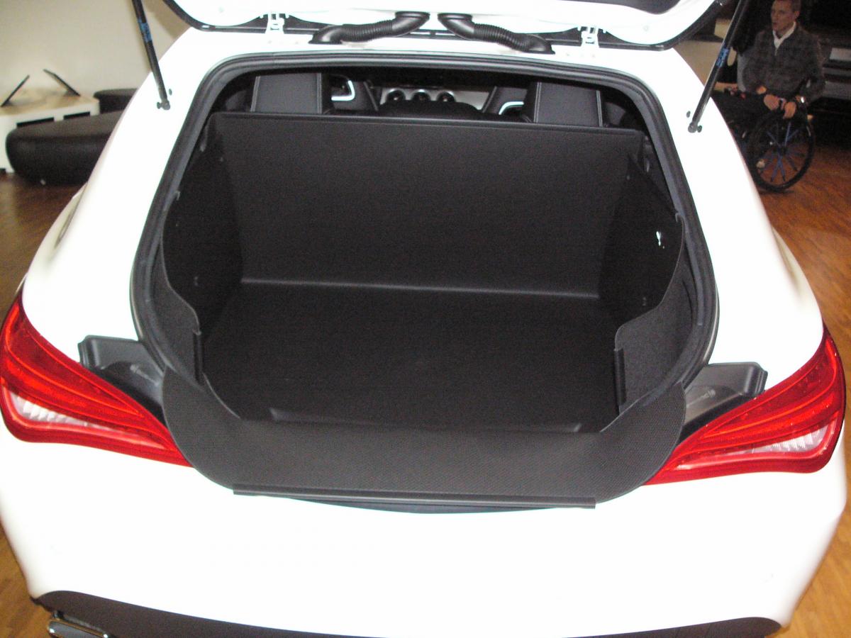 Kofferraumwanne CLA shooting brake