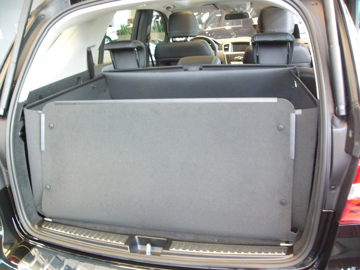 Kofferraumwanne GLE, Schutz bei aufrechten und umgeklappten Rücksitzen