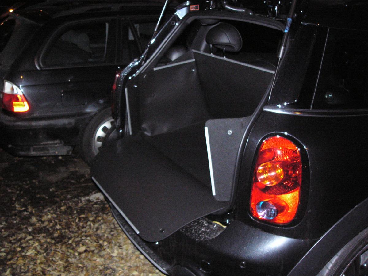 Kofferraumschutz für Mini Countryman,  passgenaue Kofferraumwanne hoch, gegen Schmutz, Nässe und Beschädigung