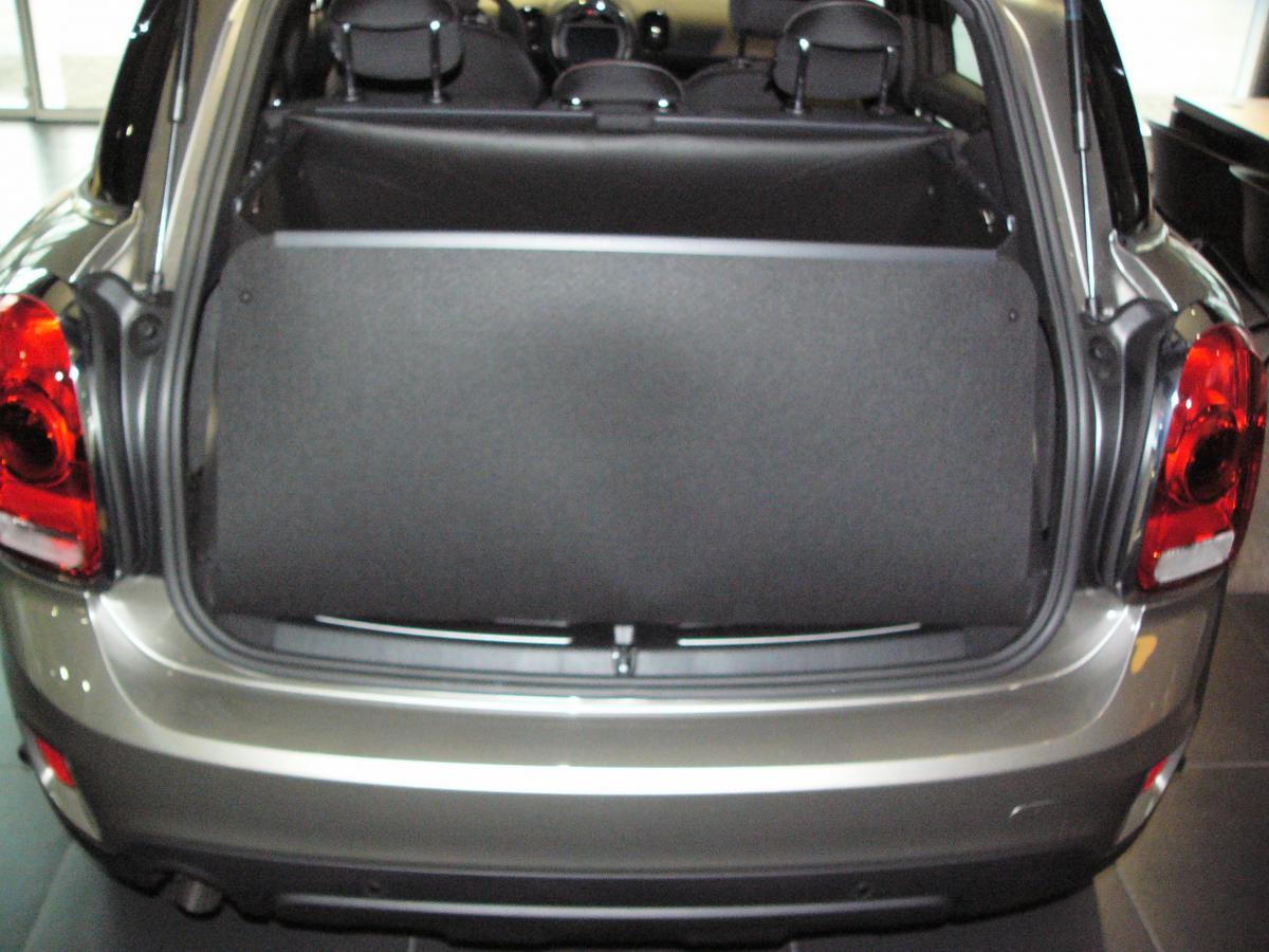 Klappen Sie den Stoßstangenschutz hoch, es entsteht eine 100%wasserdichte Wanne