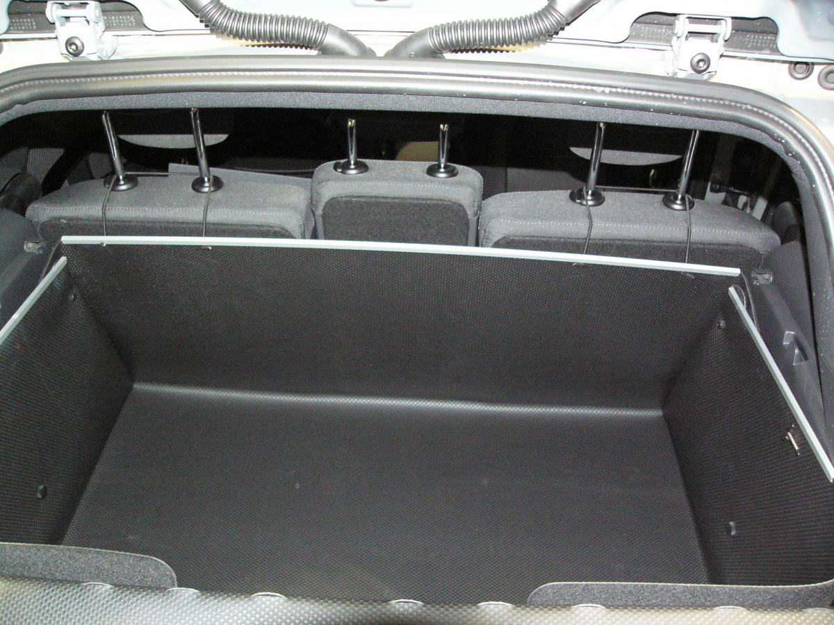 Kofferraumschutz für Mini Countryman,  passgenaue Kofferraumwanne hoch, gegen Schmutz, Nässe und Beschädigung