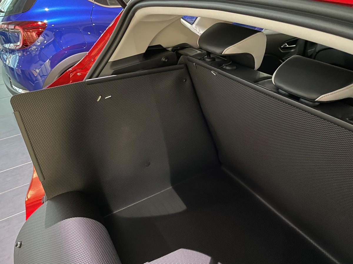 Ein Kofferraumschutz für Renault Capture II, der keine Wünsche offen lässt