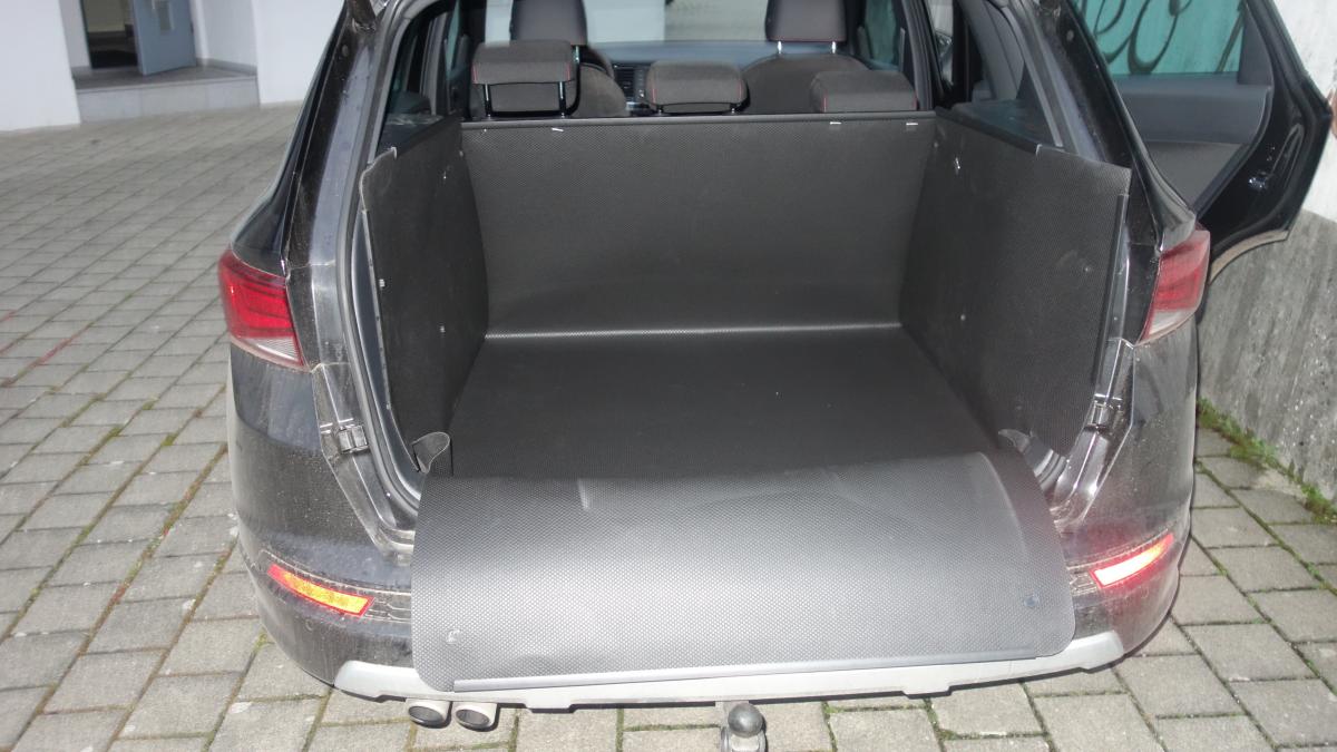 Kofferraumschutz für Seat Ateca. Maximal möglicher Schutz wird garantiert, einschl. der Stoßstange un d der Ladekante
