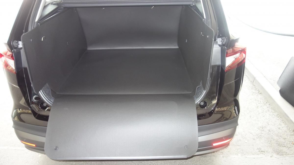 Auch die Stoßstange Ihres Skoda ENYAQ wird 100% zuverlässig geschützt bei schweren, spitzen Gegenständen und gegen  Hundekrallen.