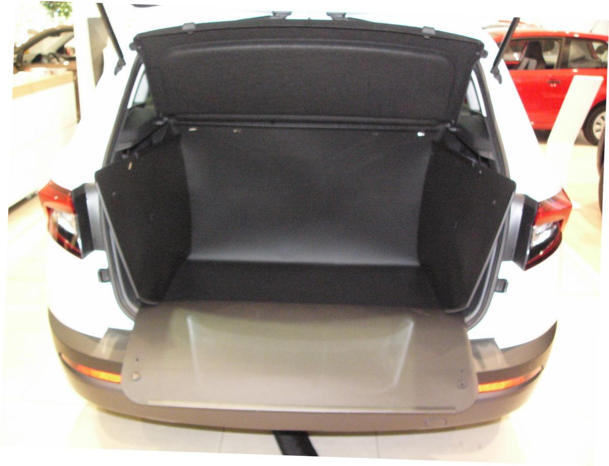 Kofferraumwanne Karoq. Kofferraumboden standardmäßig tief