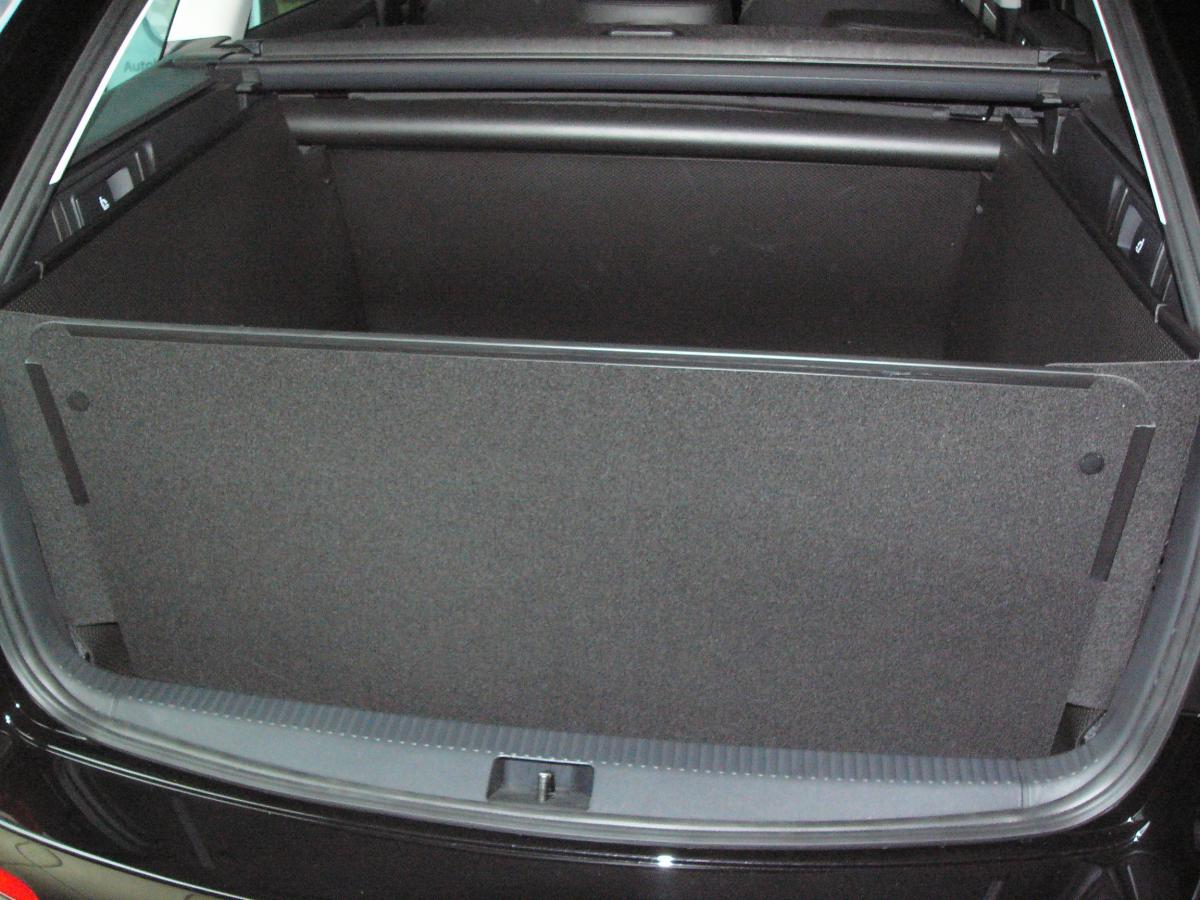 Kofferraumwanne Octavia Combi gegen Schmutz, Nässe und Beschädigung