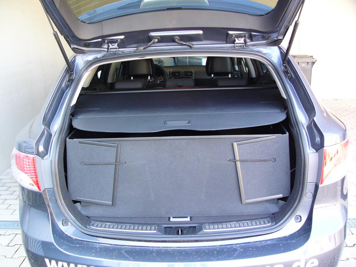 Kofferraumwanne Avensis