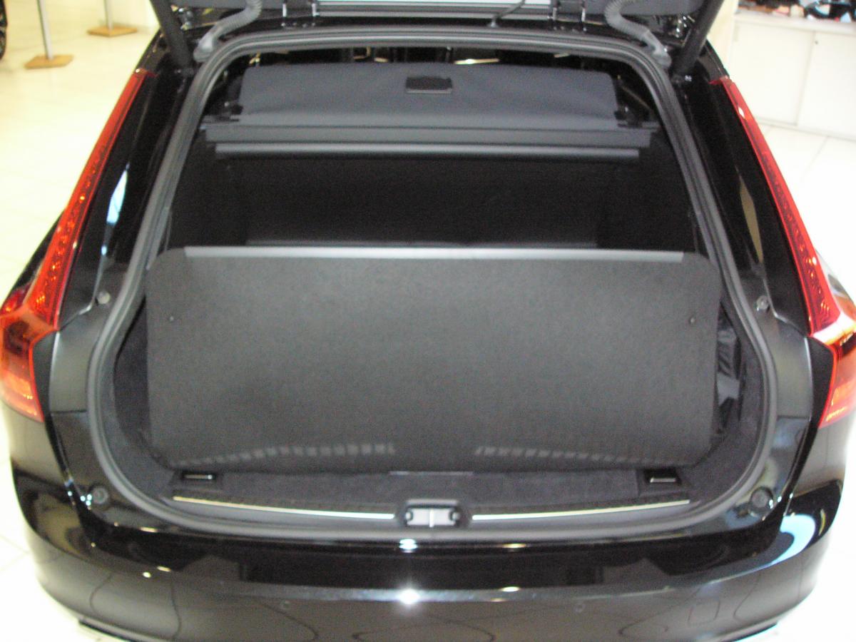 Kofferraumwanne V90. Umklappbare Rückwand