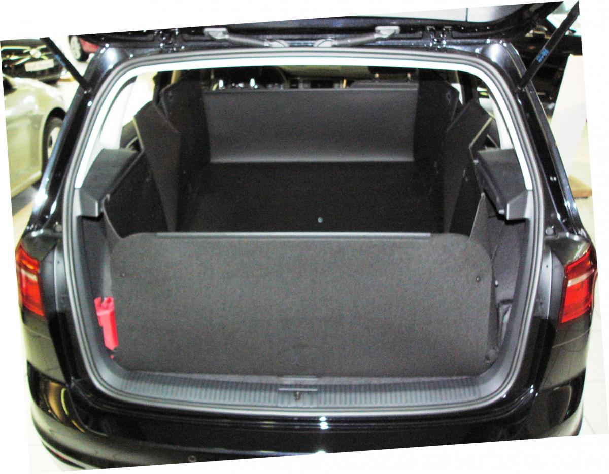 Kofferraumwanne Golf Sportsvan. 1. für Kofferraum, 2. gesamten Laderaum
