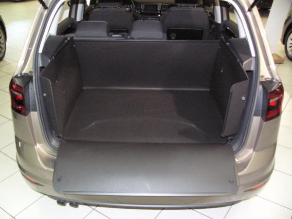 Kofferraumwanne Golf Sportsvan. Überzeugender Schutz!