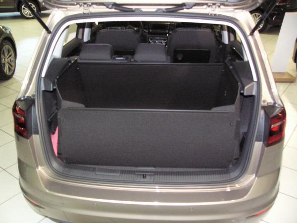 Kofferraumwanne Golf Sportsvan. Überzeugender Schutz!