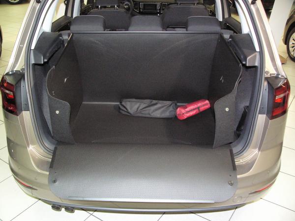 Kofferraumwanne Golf Sportsvan. Professioneller Schutz