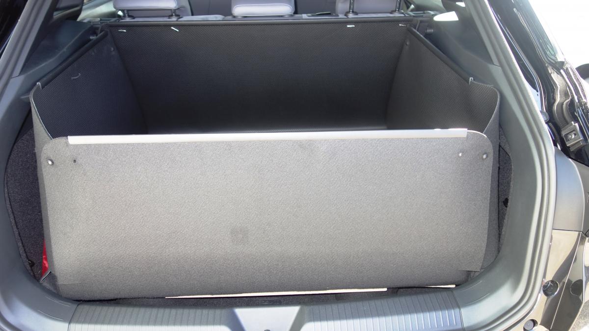 Ladekantenschutz hochgestellt entsteht eine wasserdichte hohe Wanne für jeden Transport