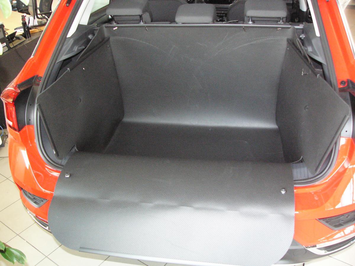 Aus einer Kofferraummatte VW T-ROC mit tiefem Ladeboden entfalten Sie sekunden schnell eine stabile und hohe Kofferraumwanne, großzügiger Stoßstangenschutz inklusive.