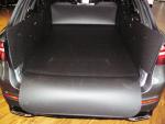 Kofferraumwanne GLB, Kofferraumboden hoch, Rücksitze vorgeschoben, Abdeckrollo draußen. Variante L11 2in1